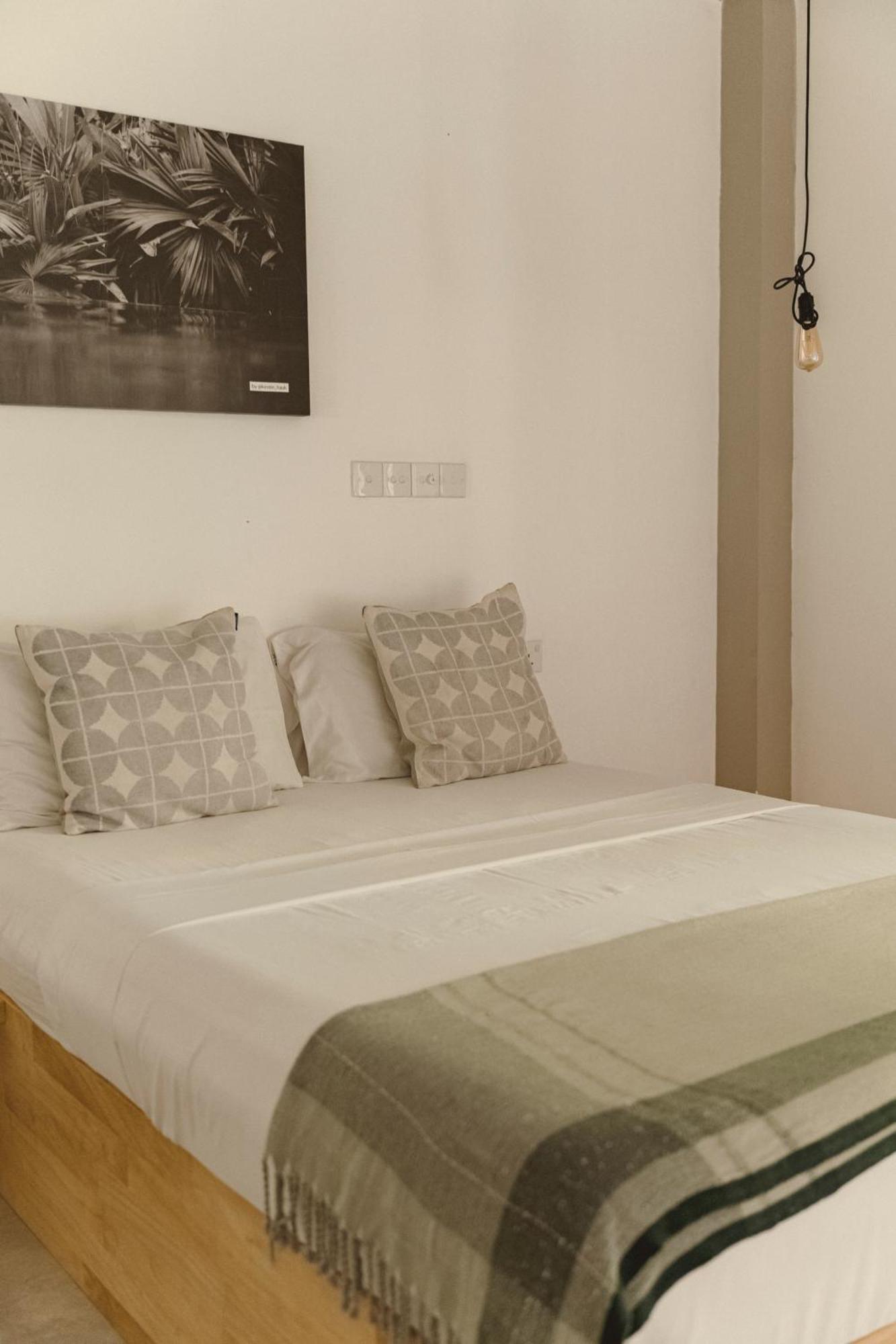 Taboo Hotel Dikwella Eksteriør billede