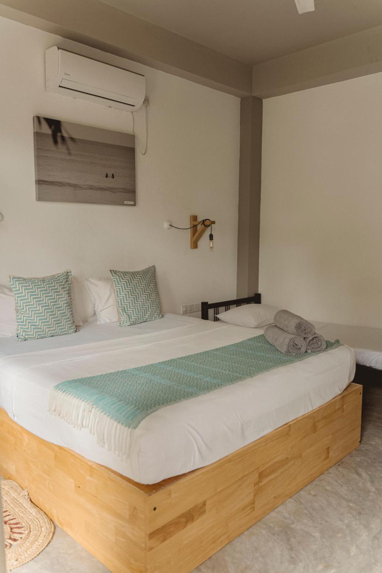 Taboo Hotel Dikwella Eksteriør billede